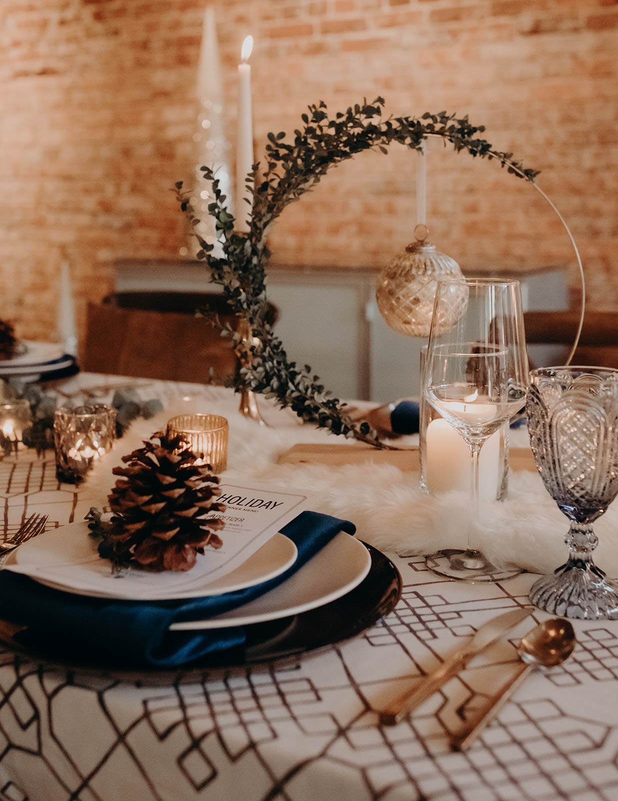 Modern Holiday Tablescape